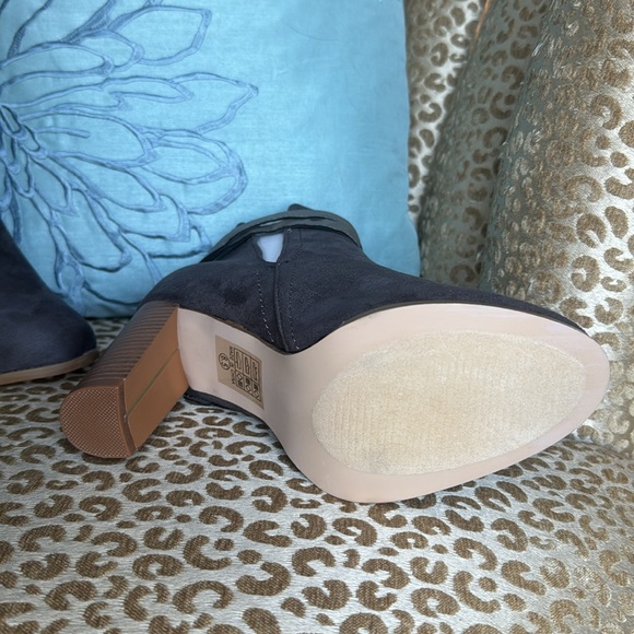 NIB Love Athena “Dean” charcoal gray faux suede block heel bootie w/ strap - Picture 8 of 11